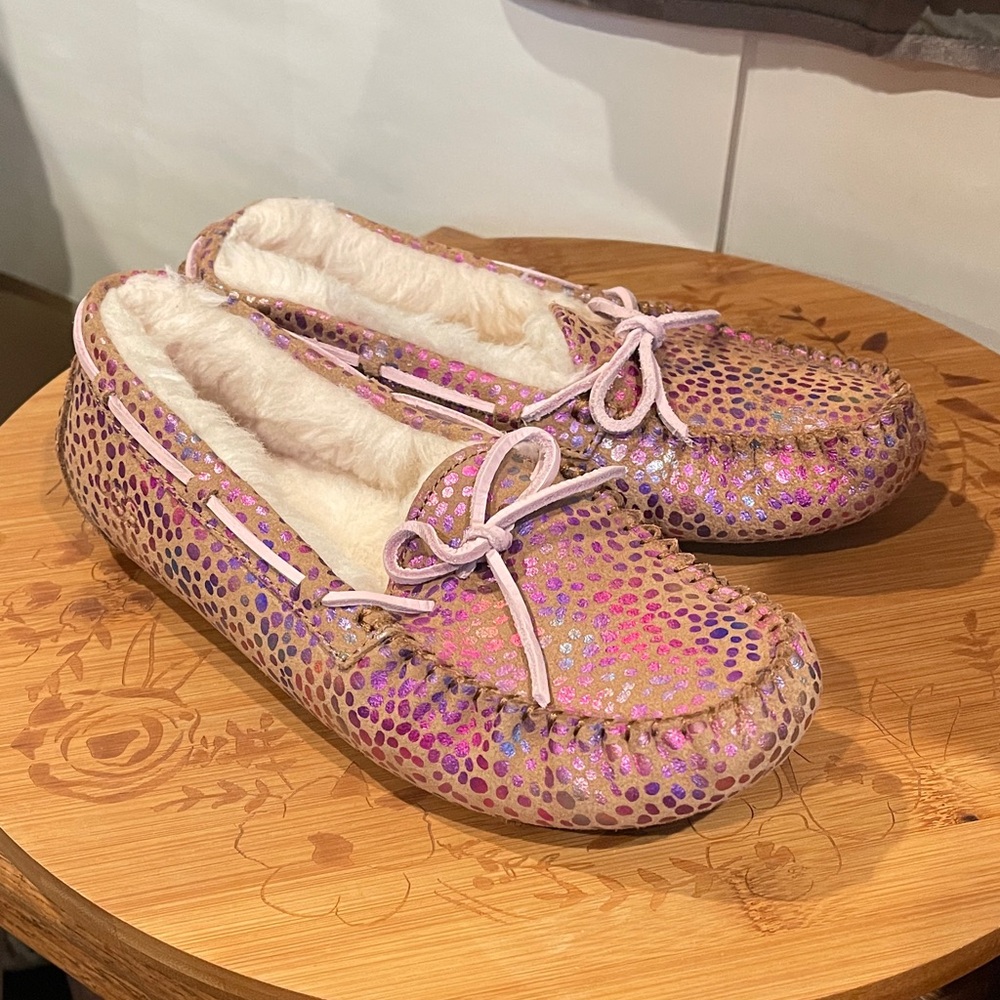 UGG Kids Dakota Spots Pink and Purple Moccasins girls size 4